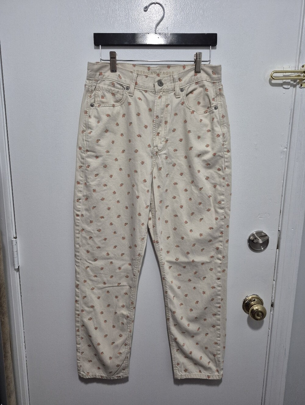 American Eagle Ecru & Rose Print High-Rise Mom Jean - 7 Regular